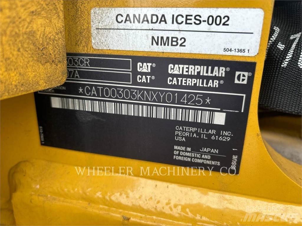 CAT 303 C3 Pelle sur chenilles