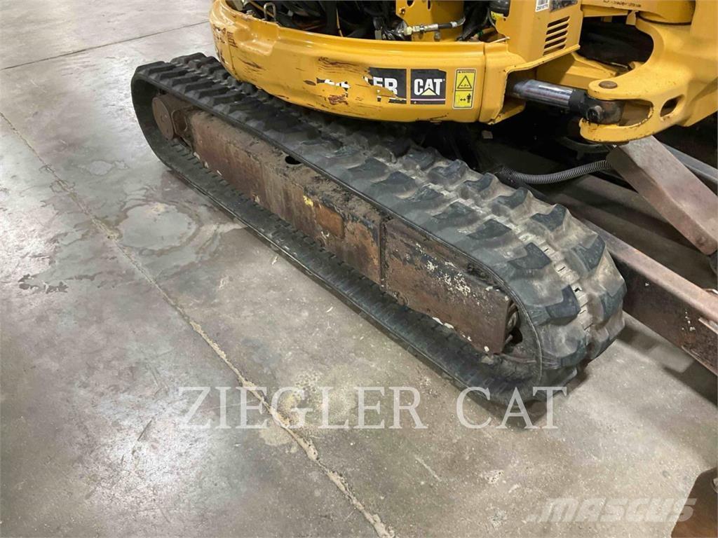 CAT 303C Pelle sur chenilles