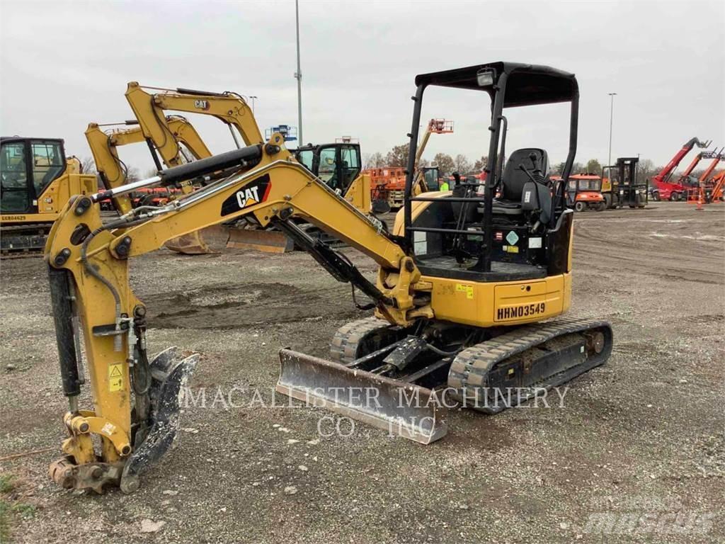 CAT 303ECR Pelle sur chenilles