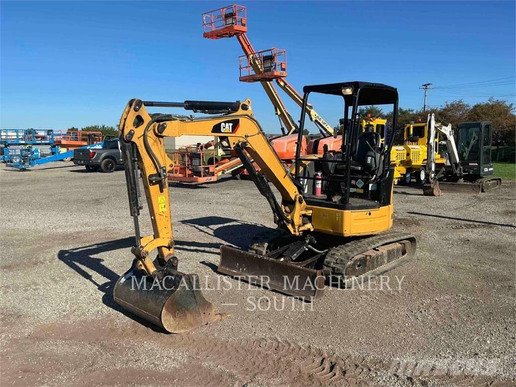 CAT 303ECR Pelle sur chenilles