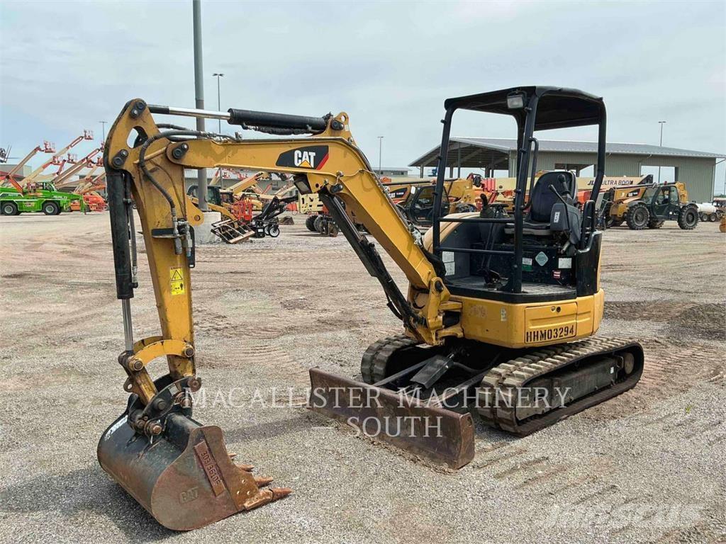 CAT 303ECR Pelle sur chenilles