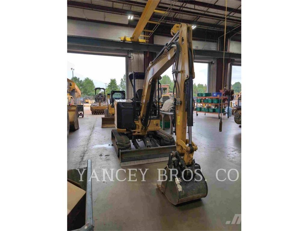 CAT 304 Pelle sur chenilles