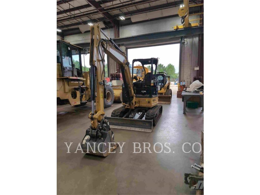 CAT 304 Pelle sur chenilles