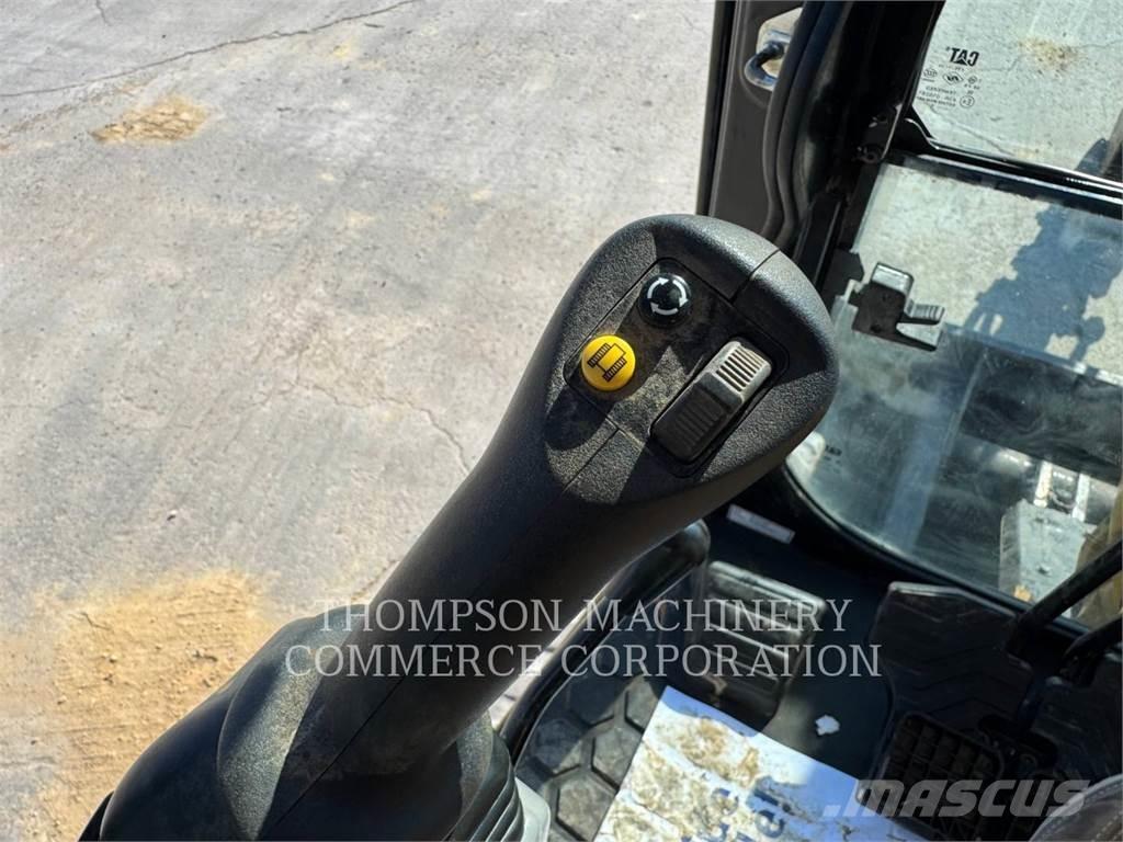 CAT 304-07 Pelle sur chenilles