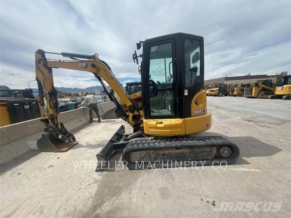 CAT 304E2 C3TH Pelle sur chenilles