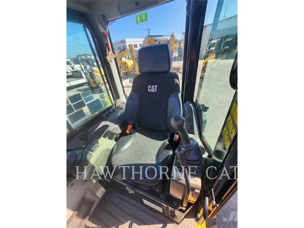 CAT 304E2 CAB Pelle sur chenilles