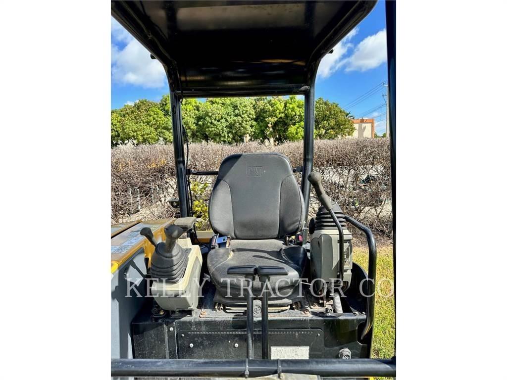 CAT 304E2CR Pelle sur chenilles