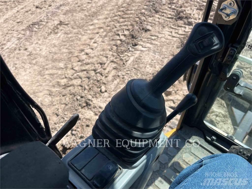 CAT 304E2CR Pelle sur chenilles