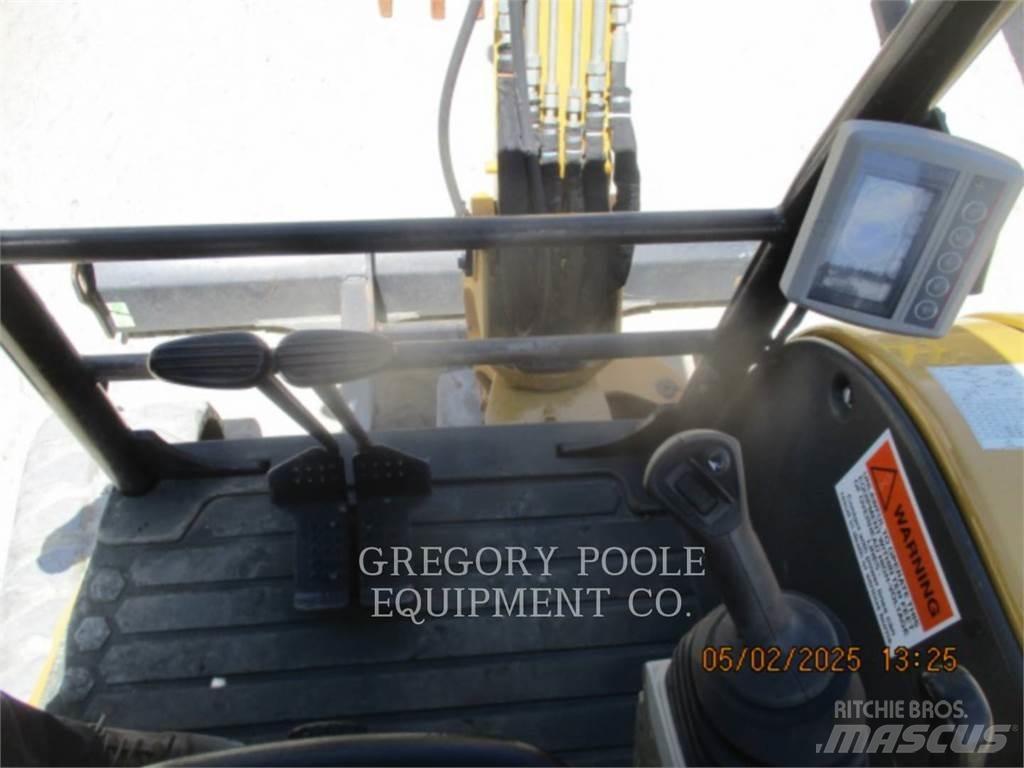CAT 304E2CR Pelle sur chenilles