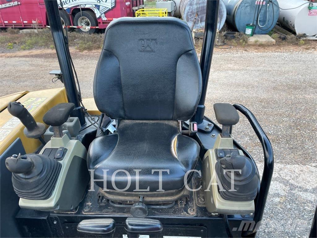 CAT 304E2CR Pelle sur chenilles