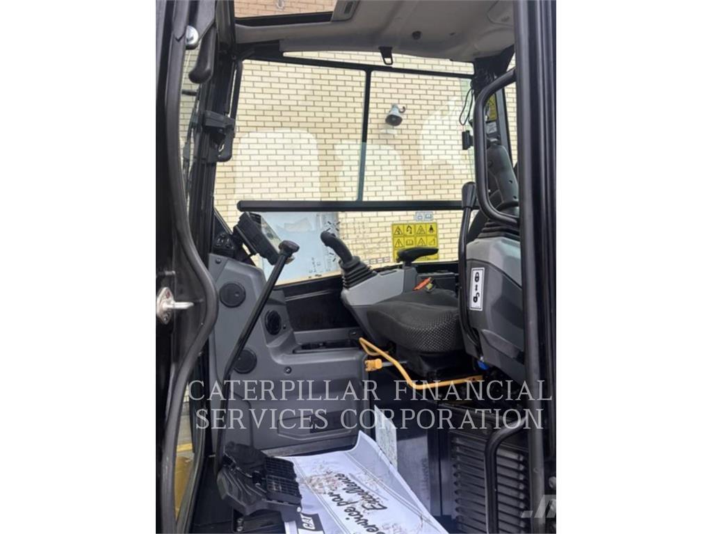 CAT 305 07A CR Pelle sur chenilles