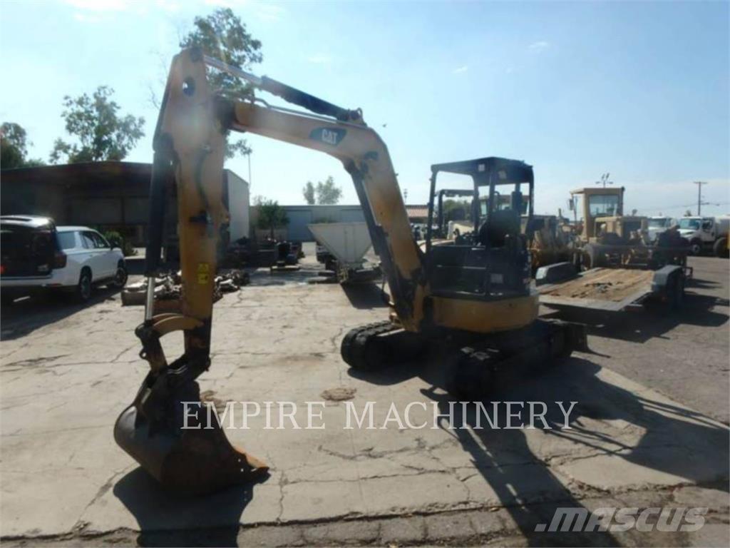 CAT 305.5E Pelle sur chenilles