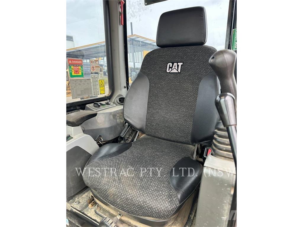 CAT 305.5E2CR Pelle sur chenilles