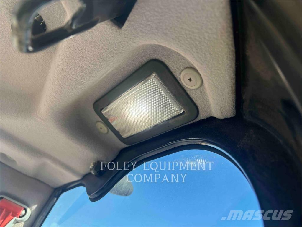 CAT 30507CR Pelle sur chenilles