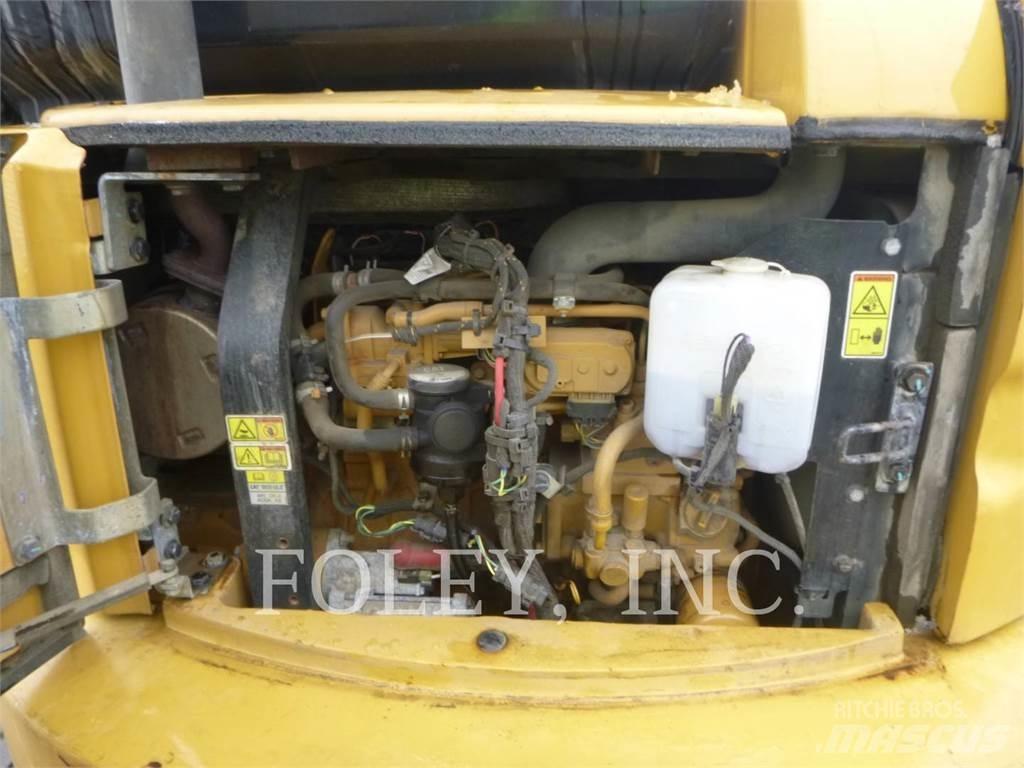 CAT 305E2CR Pelle sur chenilles