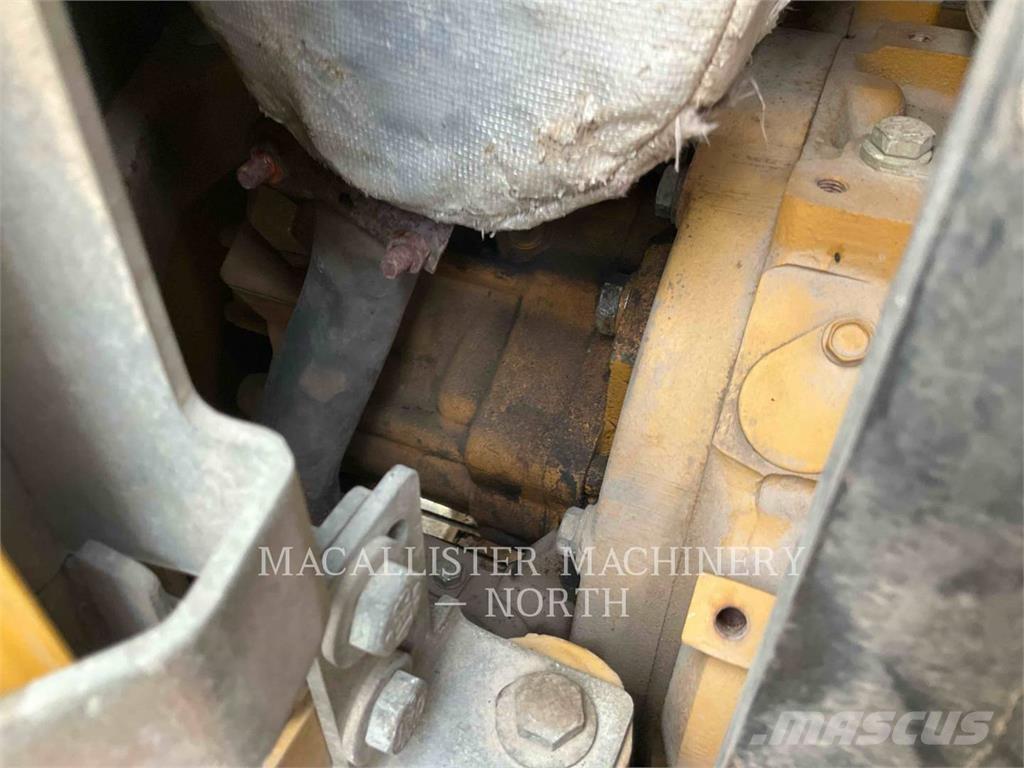 CAT 305ECR AQ Pelle sur chenilles