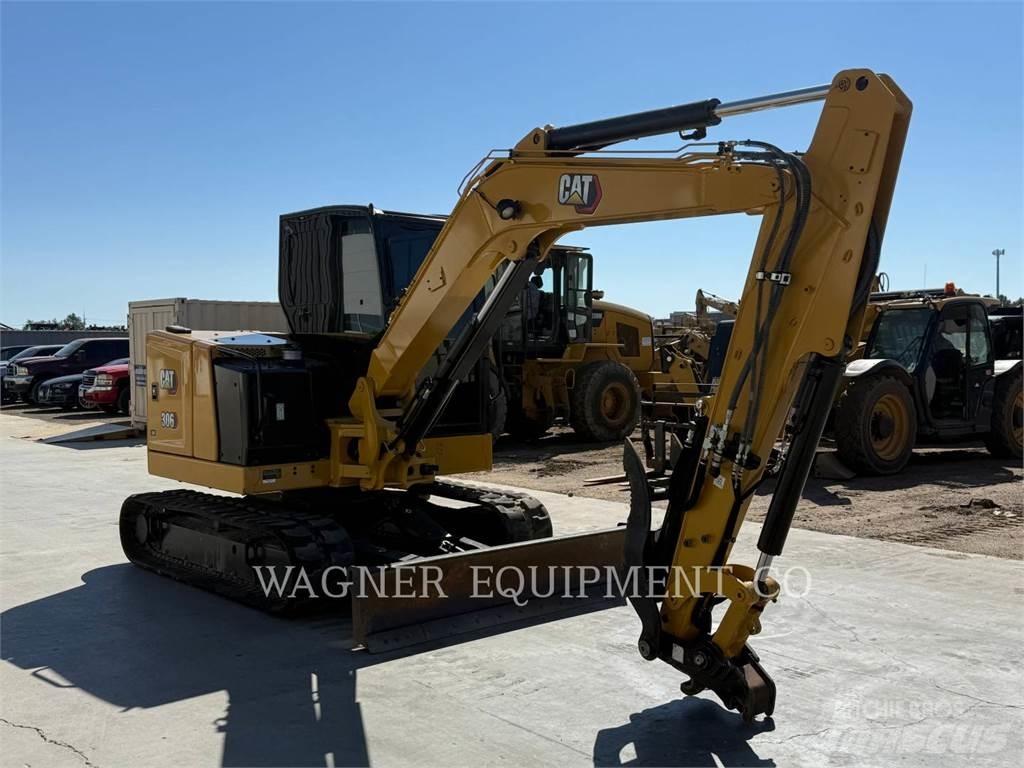CAT 306 THB Pelle sur chenilles