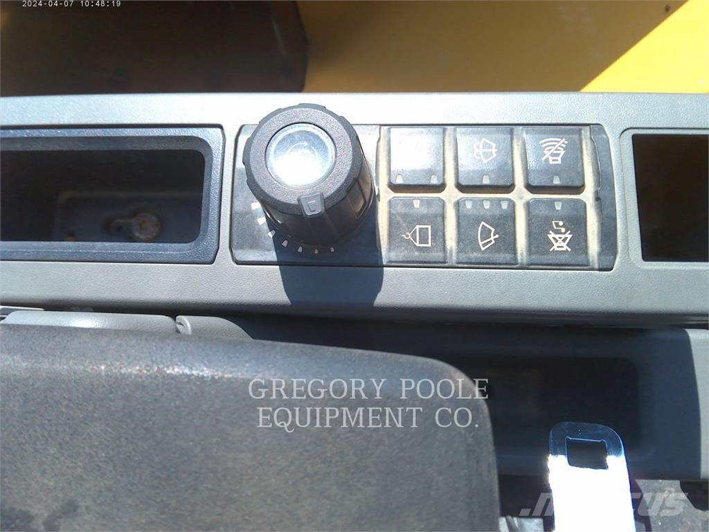 CAT 30607CR Pelle sur chenilles