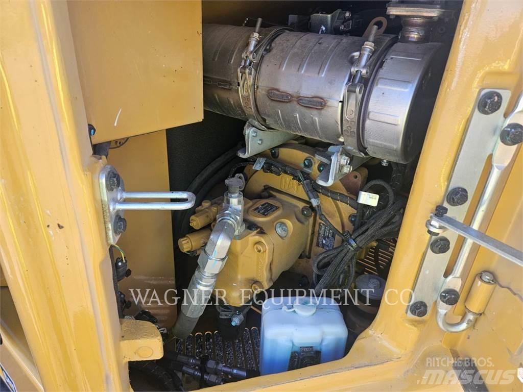 CAT 306CR THB Pelle sur chenilles