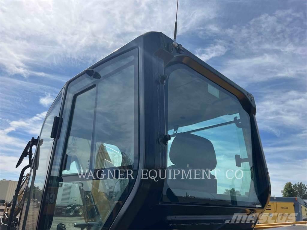 CAT 308 Pelle sur chenilles