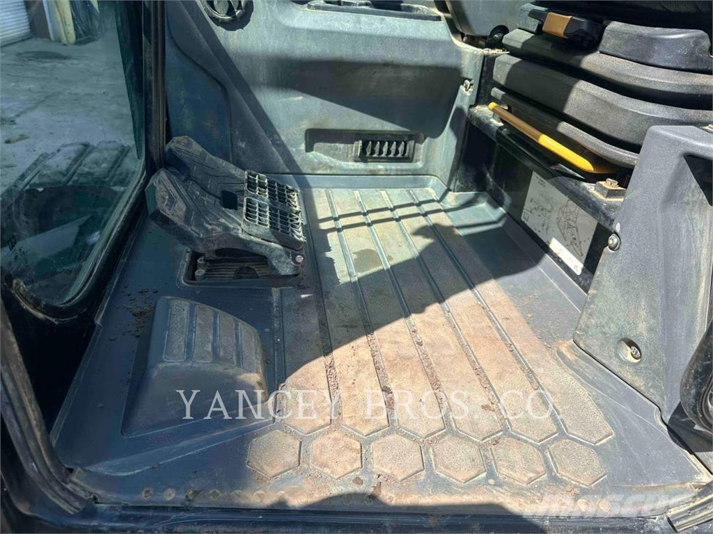 CAT 310 Pelle sur chenilles