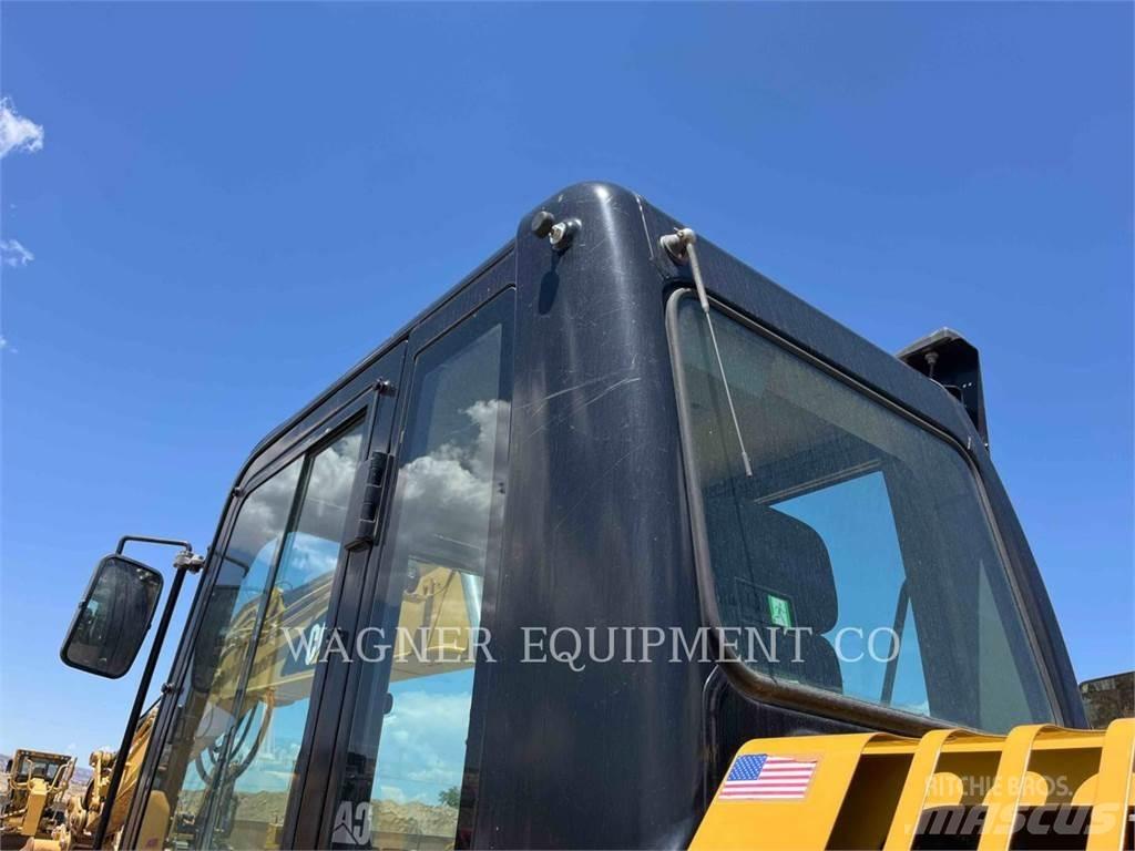 CAT 313FL GCTC Pelle sur chenilles