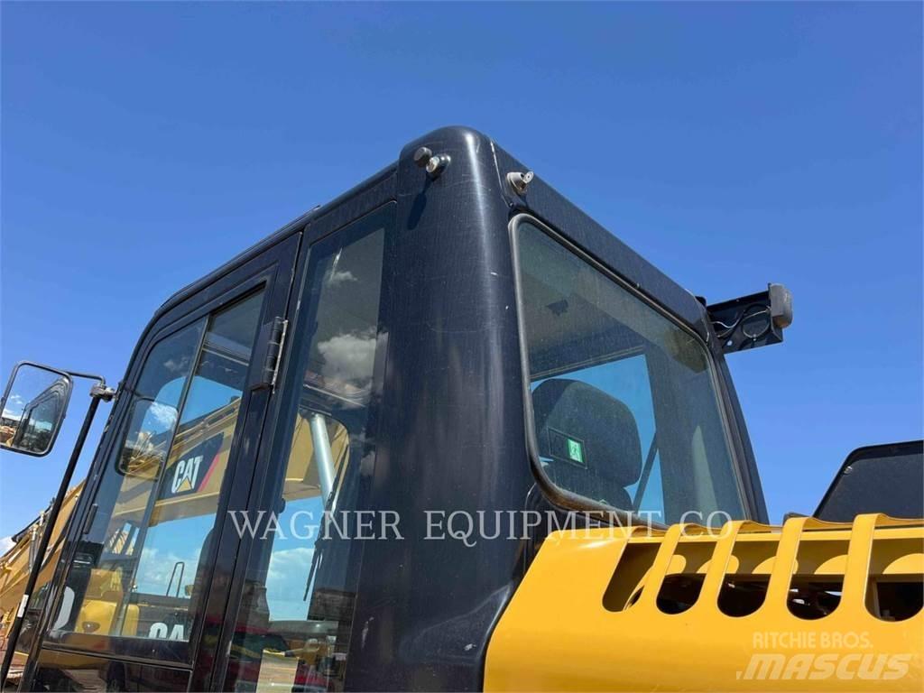 CAT 313FL GCTC Pelle sur chenilles