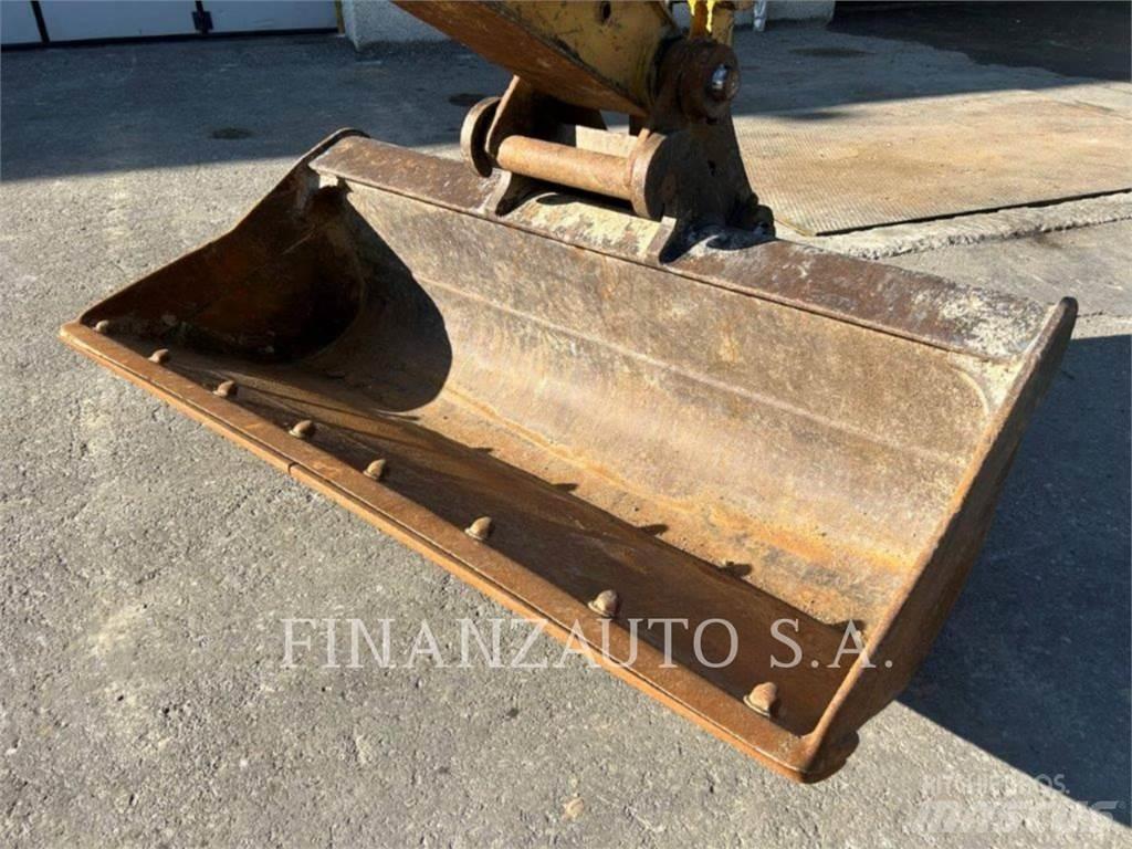 CAT 318F Pelle sur chenilles