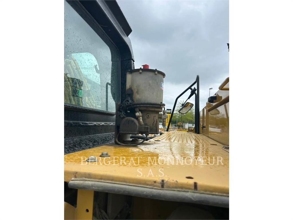 CAT 320 Pelle sur chenilles