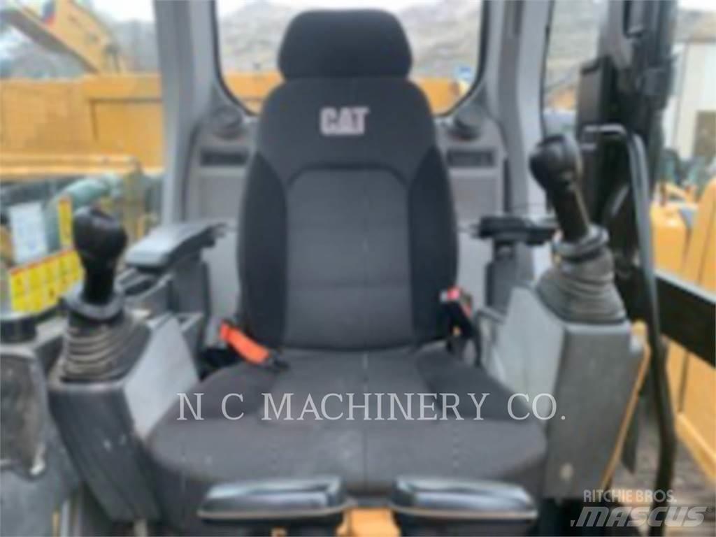 CAT 320 Pelle sur chenilles