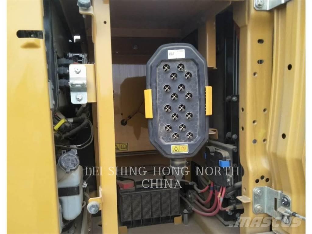 CAT 320-07 Pelle sur chenilles
