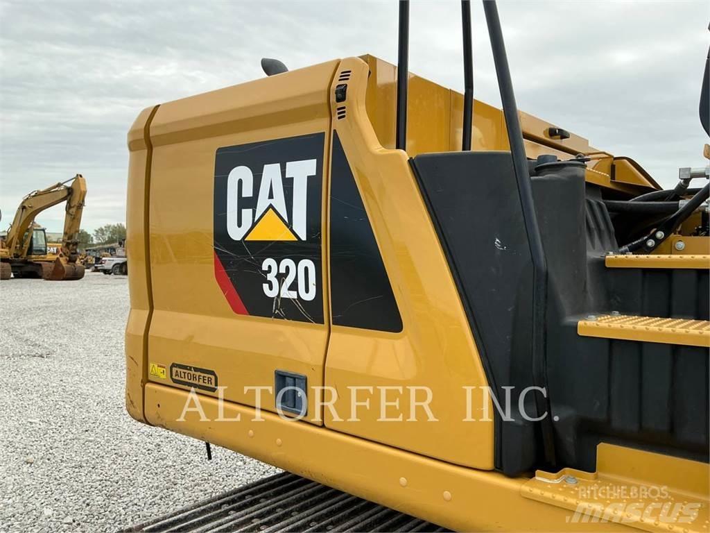 CAT 32007 Pelle sur chenilles