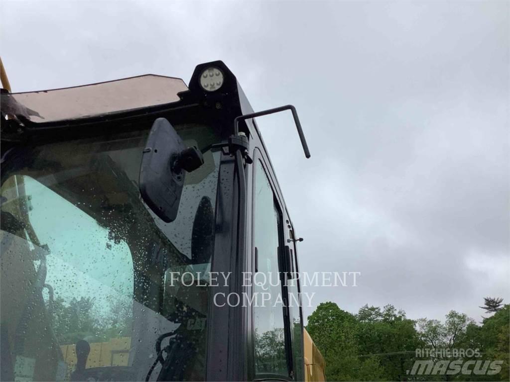 CAT 32007 Pelle sur chenilles