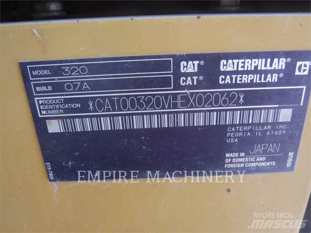CAT 32007 Pelle sur chenilles
