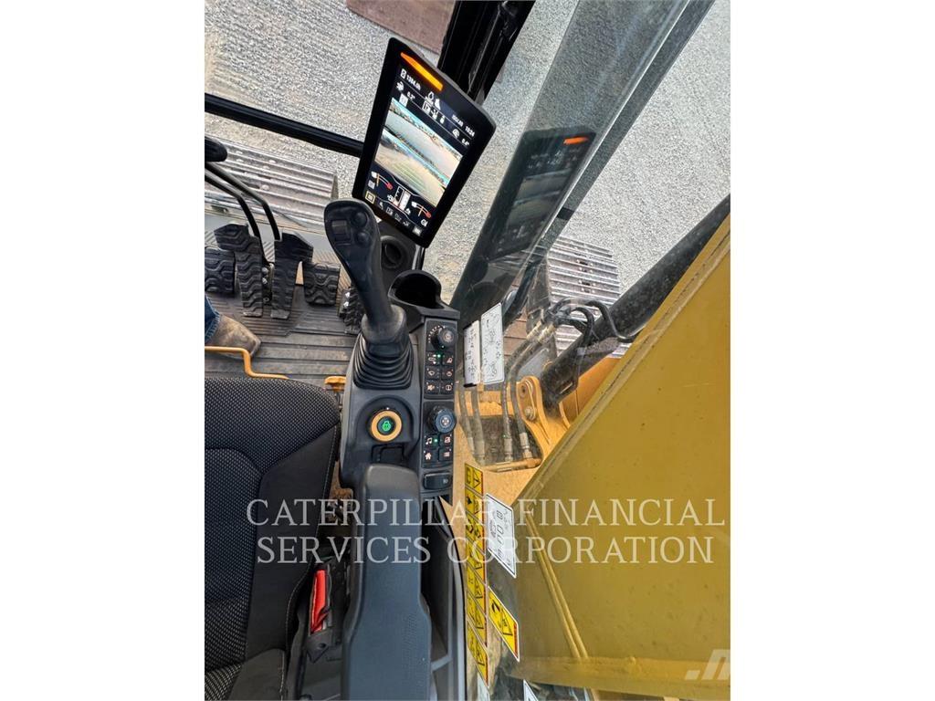 CAT 32007 Pelle sur chenilles