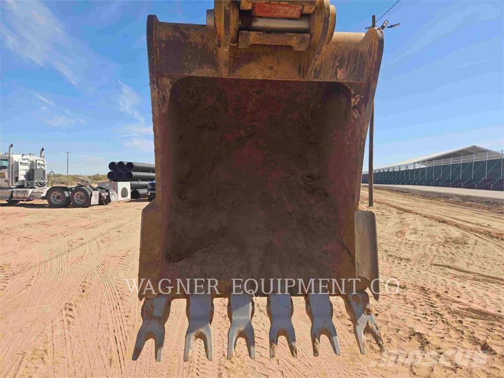 CAT 32007 Pelle sur chenilles