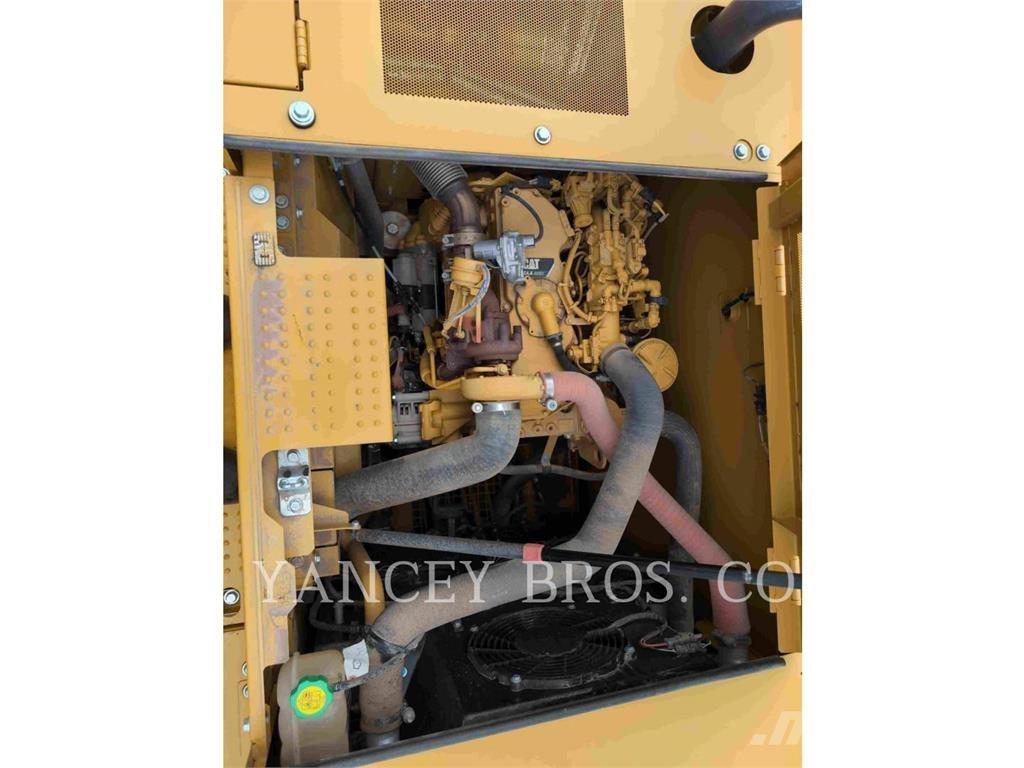 CAT 32007GC Pelle sur chenilles