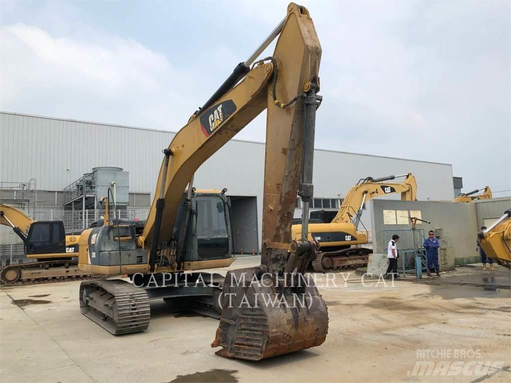 CAT 320D2 Pelle sur chenilles