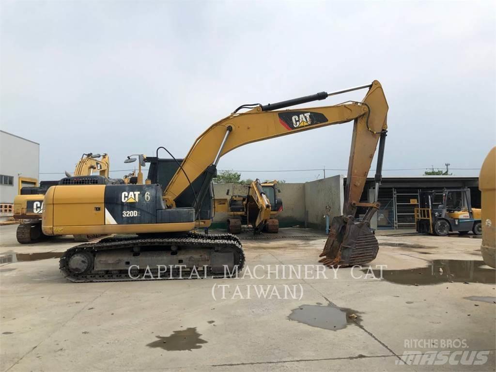 CAT 320D2 Pelle sur chenilles