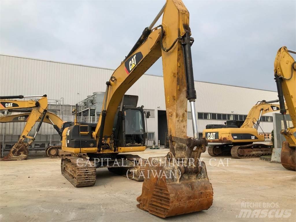 CAT 320D2 Pelle sur chenilles