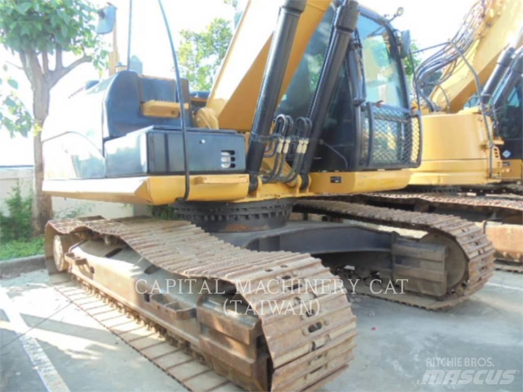 CAT 320D2 Pelle sur chenilles