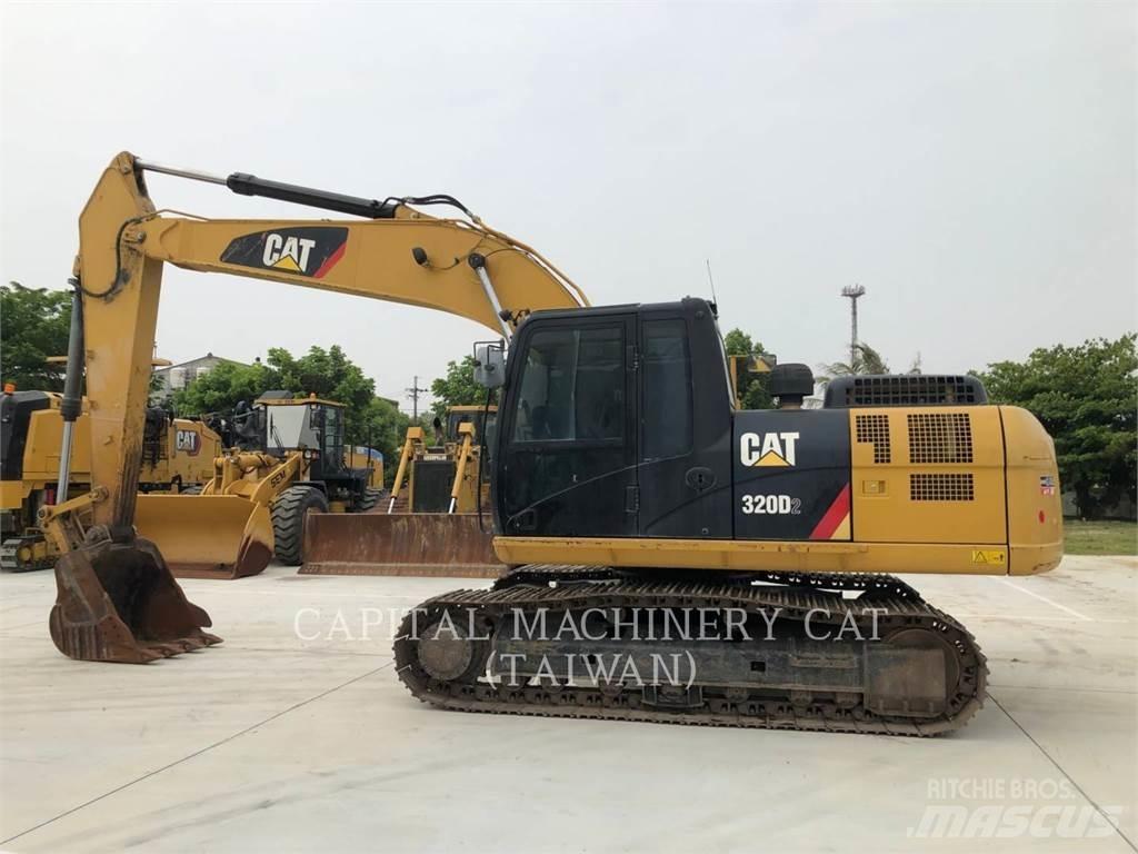 CAT 320D2 Pelle sur chenilles