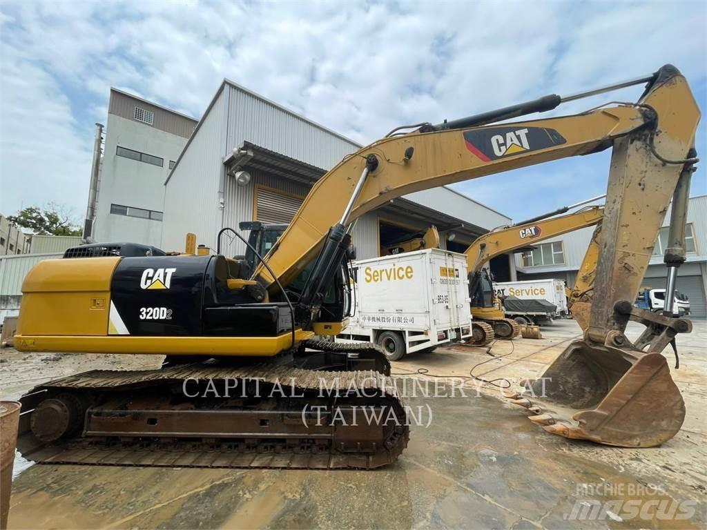 CAT 320D2 Pelle sur chenilles
