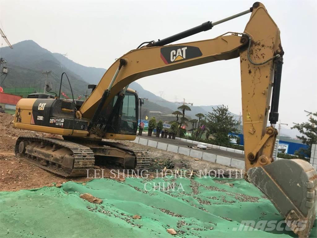 CAT 320D2 Pelle sur chenilles