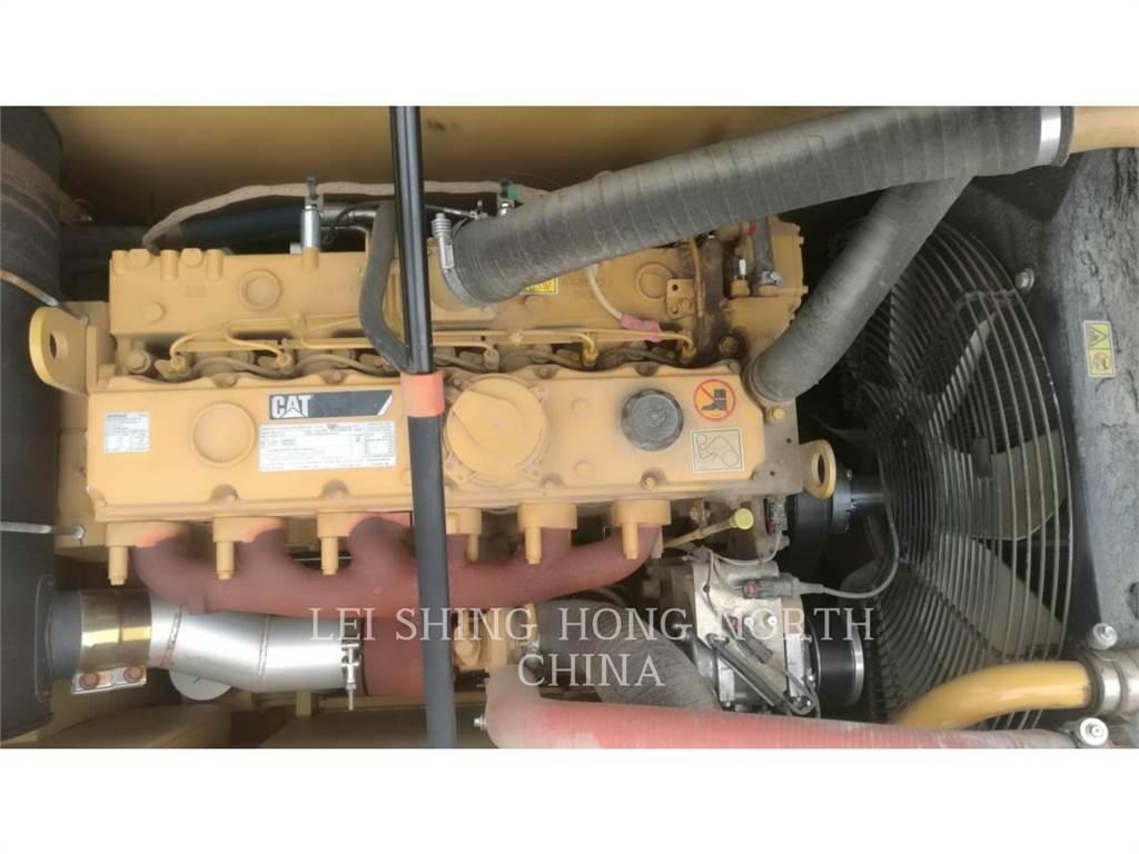 CAT 320D2 Pelle sur chenilles