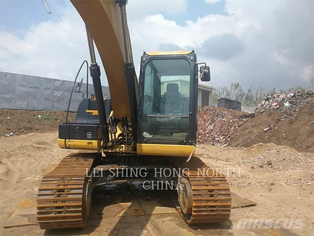 CAT 320D2 Pelle sur chenilles