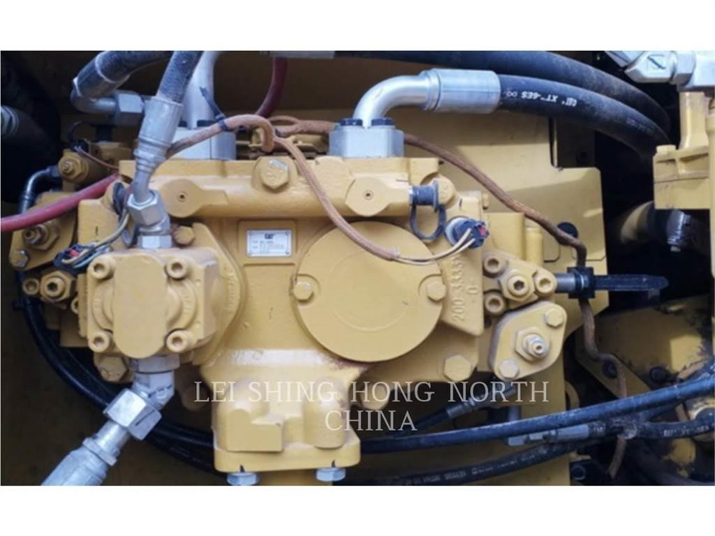 CAT 320D2 Pelle sur chenilles