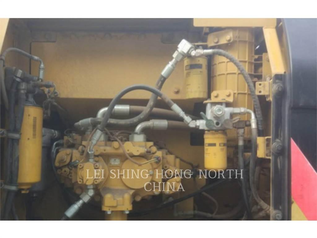 CAT 320D2 Pelle sur chenilles