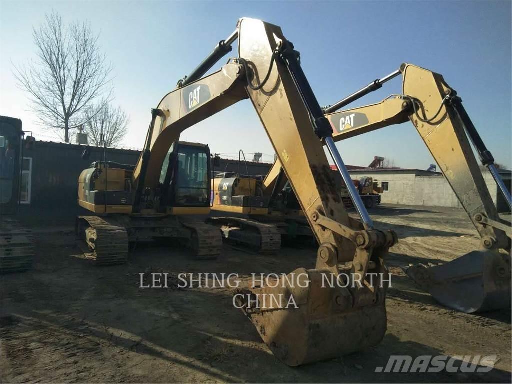 CAT 320D2GC Pelle sur chenilles