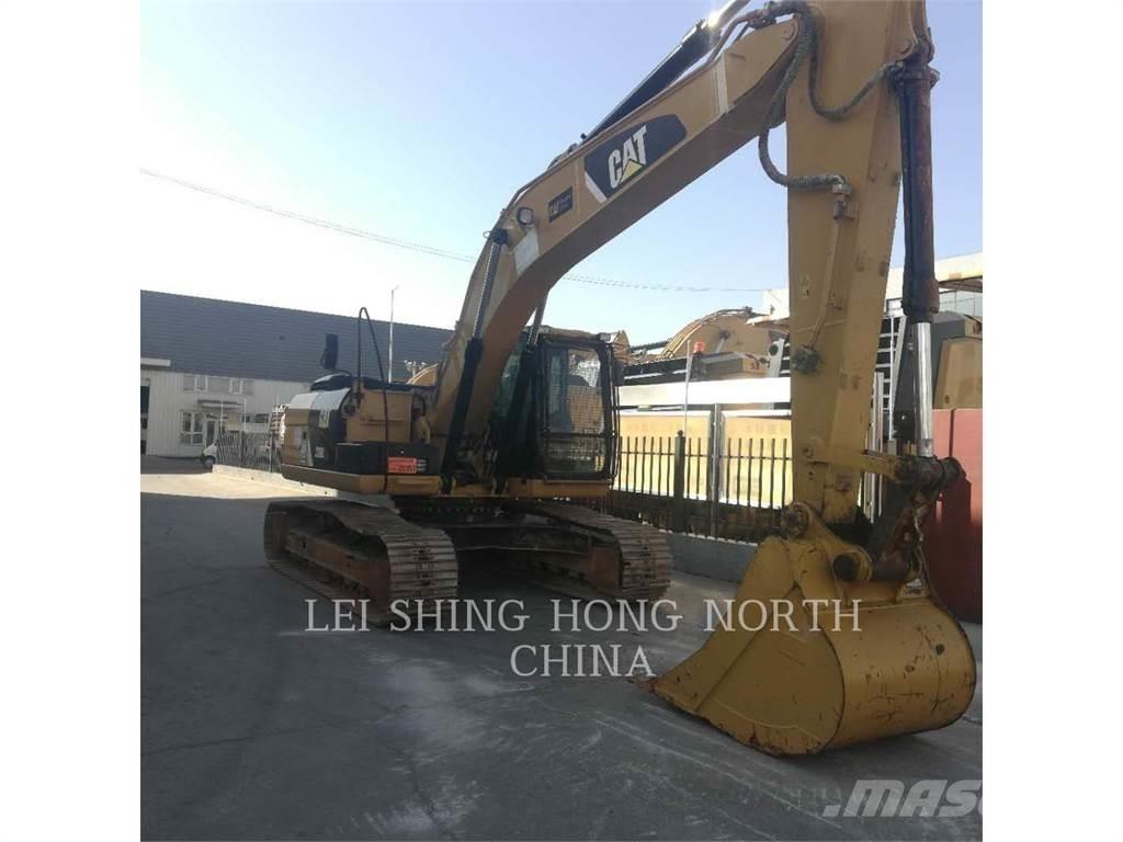 CAT 320D2L Pelle sur chenilles